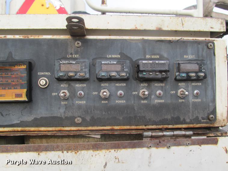 image for item DE3680 Cedarapids CR462 paver