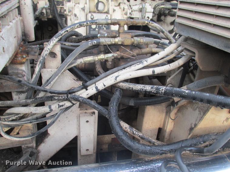 image for item DE3680 Cedarapids CR462 paver