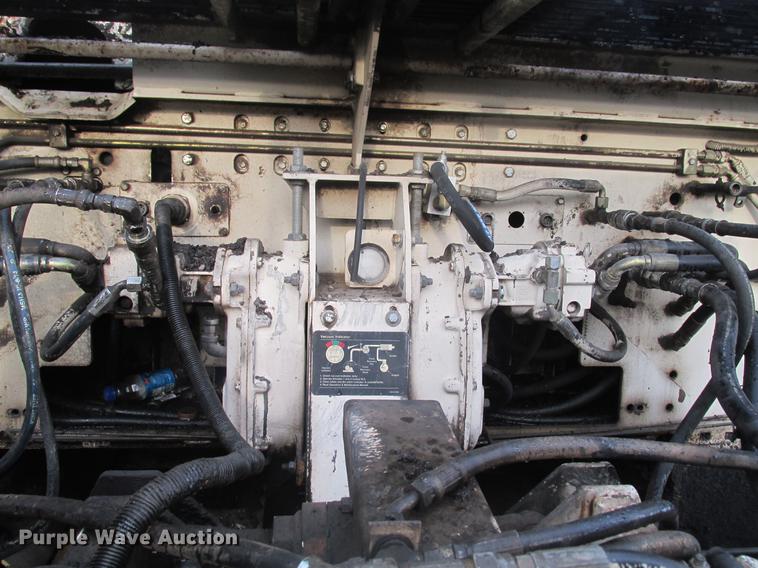 image for item DE3680 Cedarapids CR462 paver