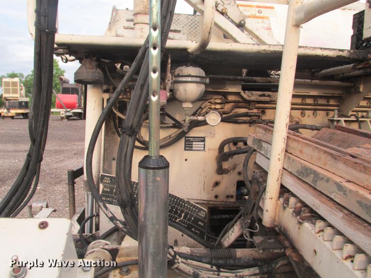 image for item DE3680 Cedarapids CR462 paver