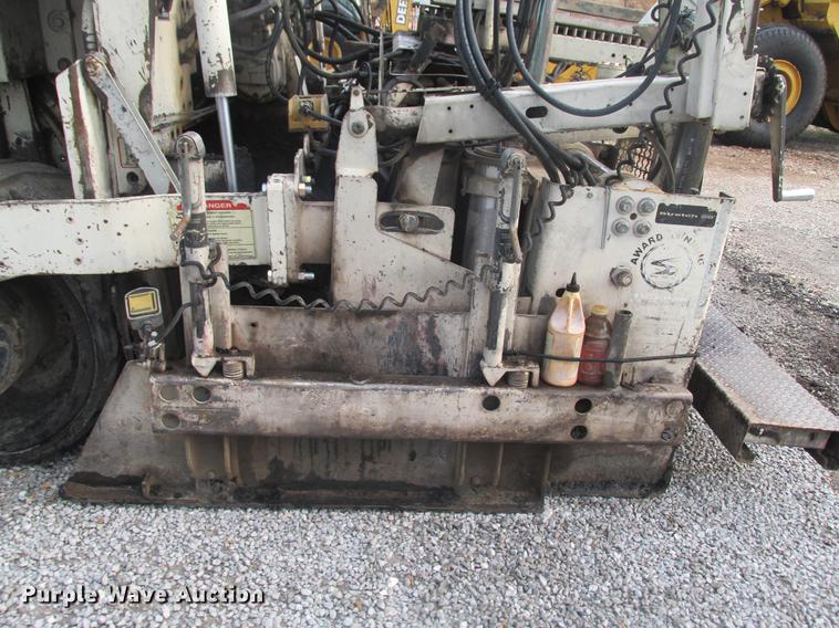 image for item DE3680 Cedarapids CR462 paver