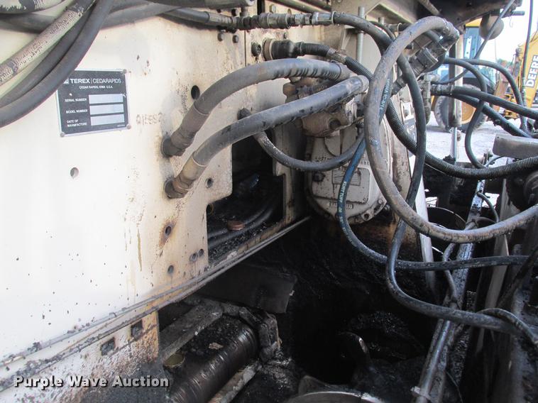 image for item DE3680 Cedarapids CR462 paver