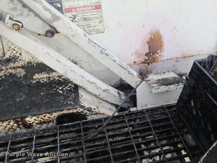 image for item DE3680 Cedarapids CR462 paver