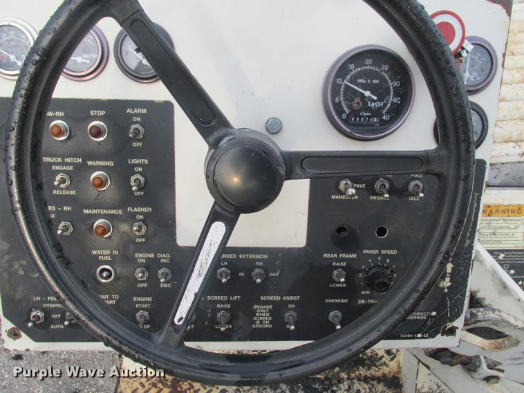 image for item DE3680 Cedarapids CR462 paver