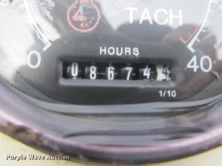 image for item DE3680 Cedarapids CR462 paver