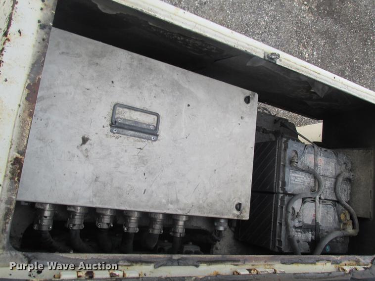 image for item DE3680 Cedarapids CR462 paver