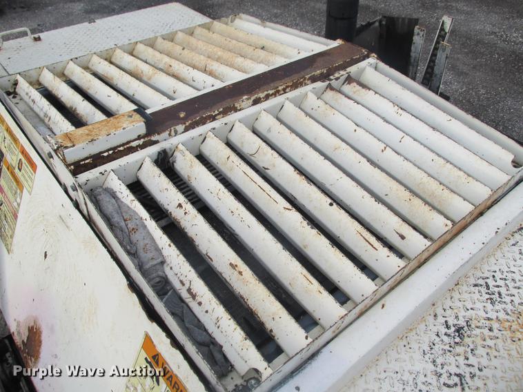 image for item DE3680 Cedarapids CR462 paver