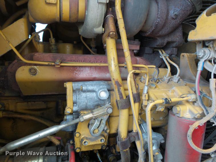 image for item DE3681 1993 Caterpillar 963 track loader