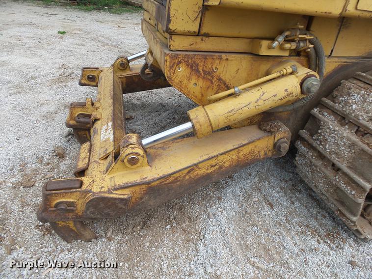image for item DE3681 1993 Caterpillar 963 track loader