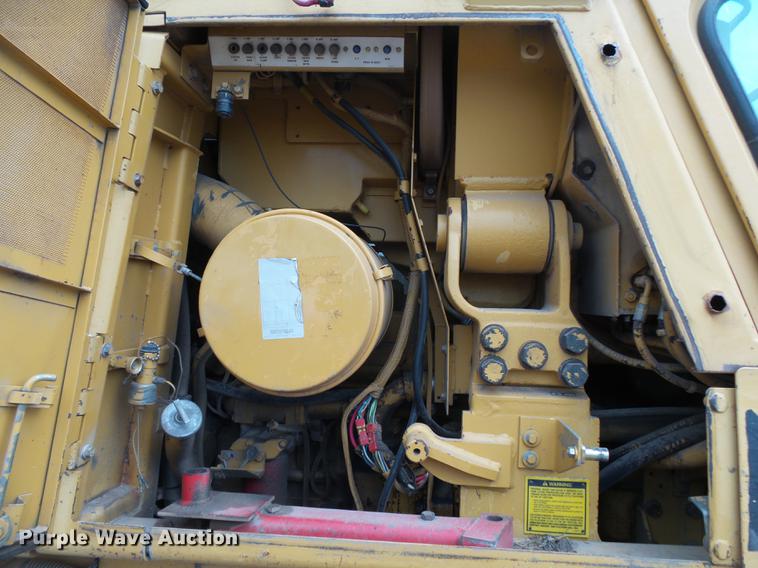 image for item DE3681 1993 Caterpillar 963 track loader