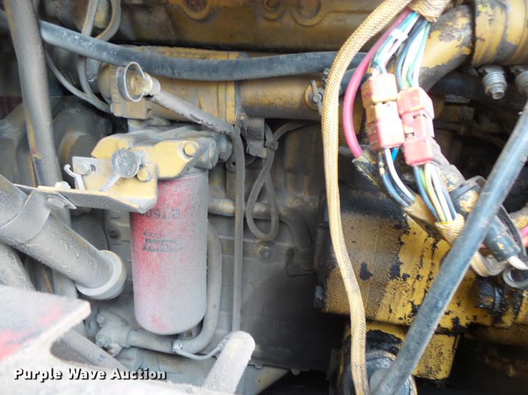 image for item DE3681 1993 Caterpillar 963 track loader