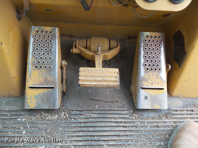 image for item DE3681 1993 Caterpillar 963 track loader