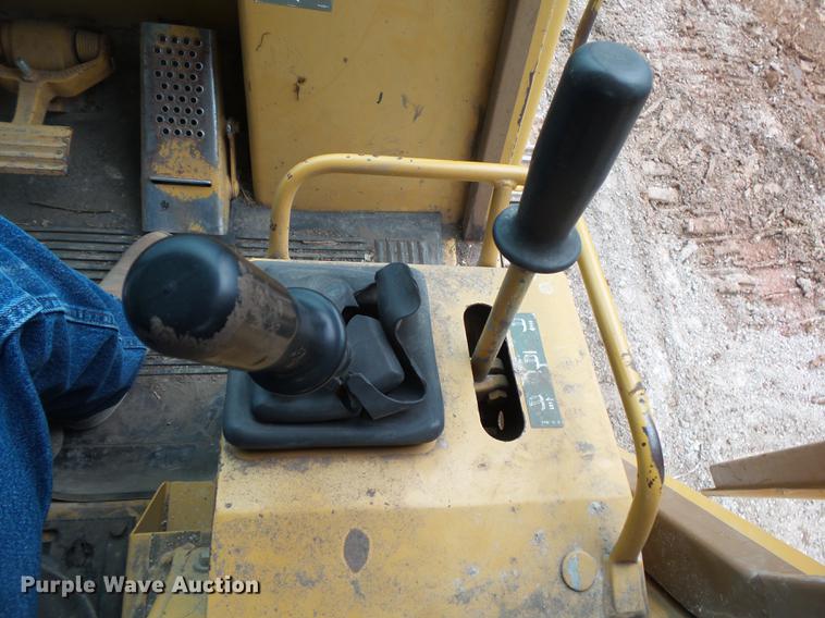 image for item DE3681 1993 Caterpillar 963 track loader
