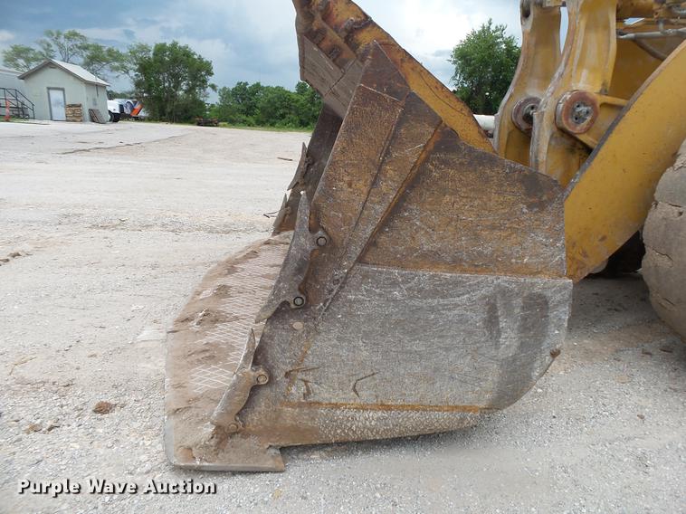 image for item DE3683 1997 Caterpillar 988F Series II wheel loader