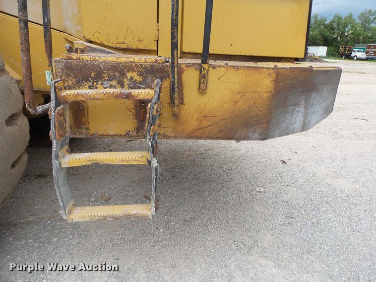 image for item DE3683 1997 Caterpillar 988F Series II wheel loader