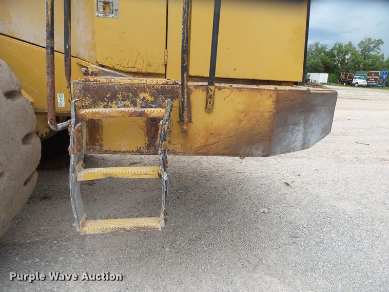 image for item DE3683 1997 Caterpillar 988F Series II wheel loader
