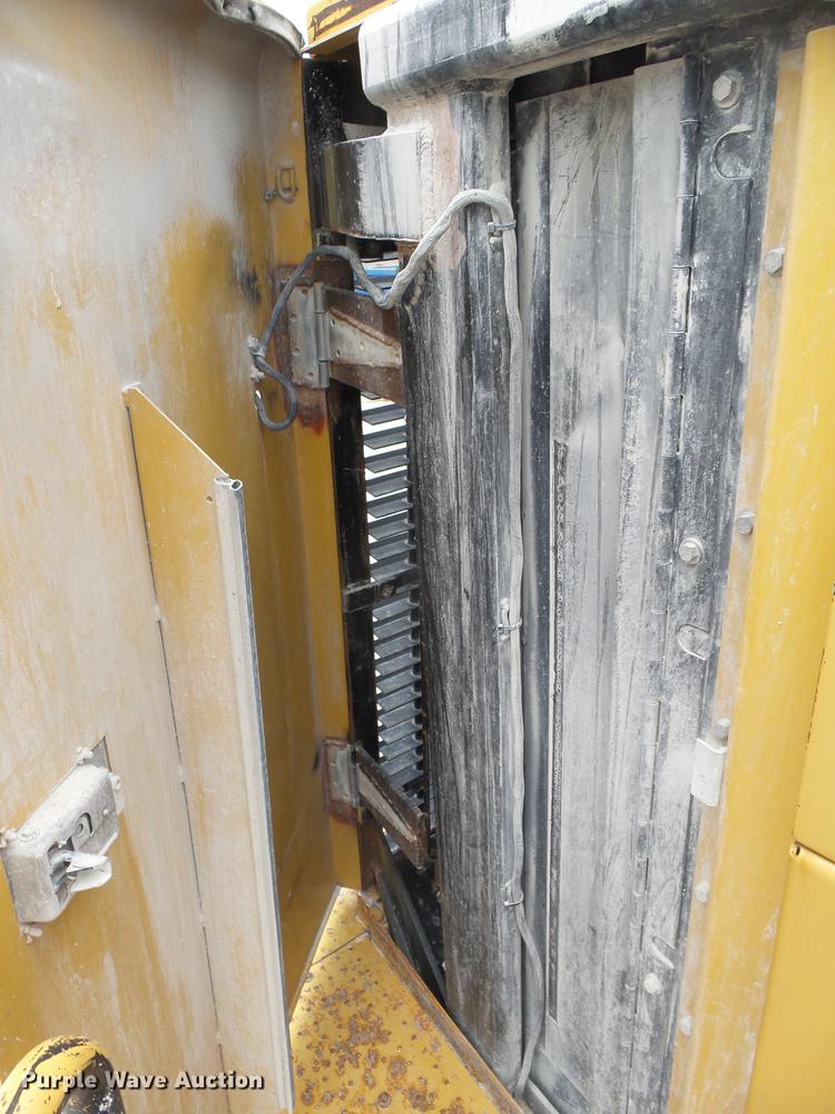 image for item DE3683 1997 Caterpillar 988F Series II wheel loader