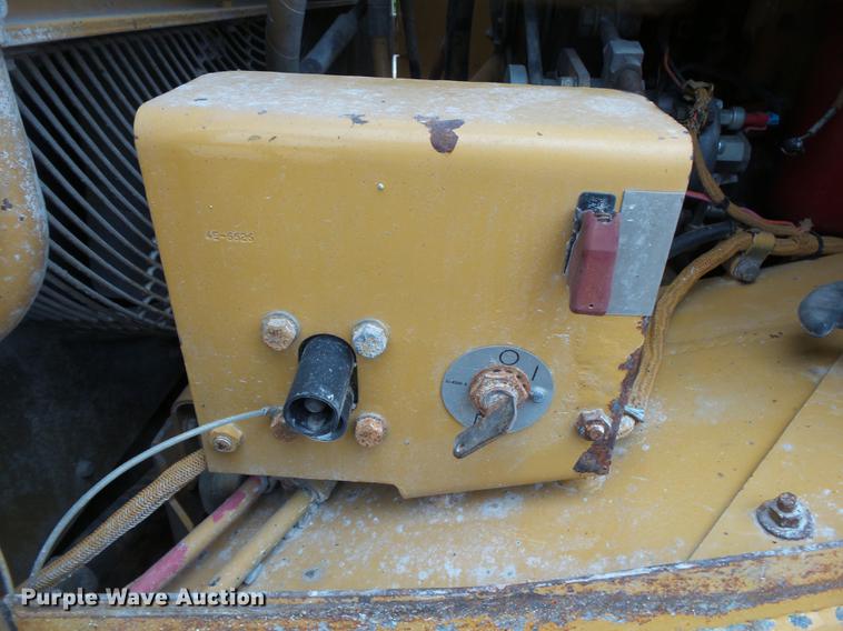 image for item DE3683 1997 Caterpillar 988F Series II wheel loader