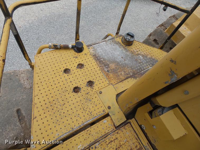 image for item DE3683 1997 Caterpillar 988F Series II wheel loader