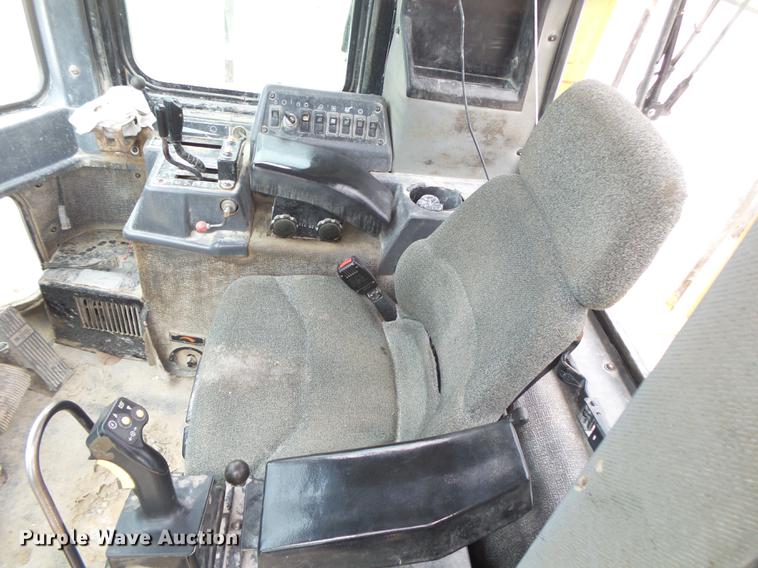 image for item DE3683 1997 Caterpillar 988F Series II wheel loader