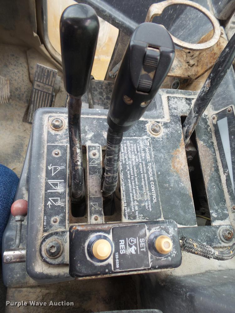 image for item DE3683 1997 Caterpillar 988F Series II wheel loader