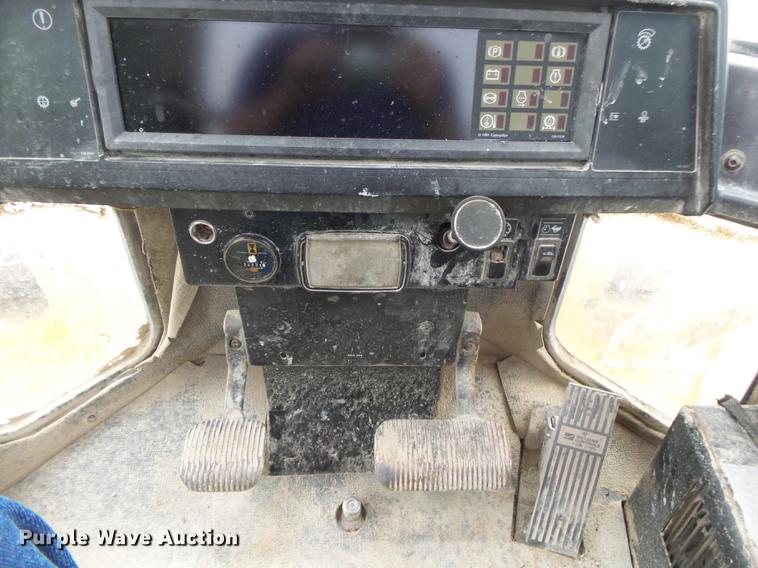 image for item DE3683 1997 Caterpillar 988F Series II wheel loader