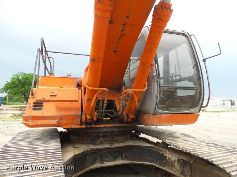 image for item DE3684 2000 Hitachi EX330LC excavator