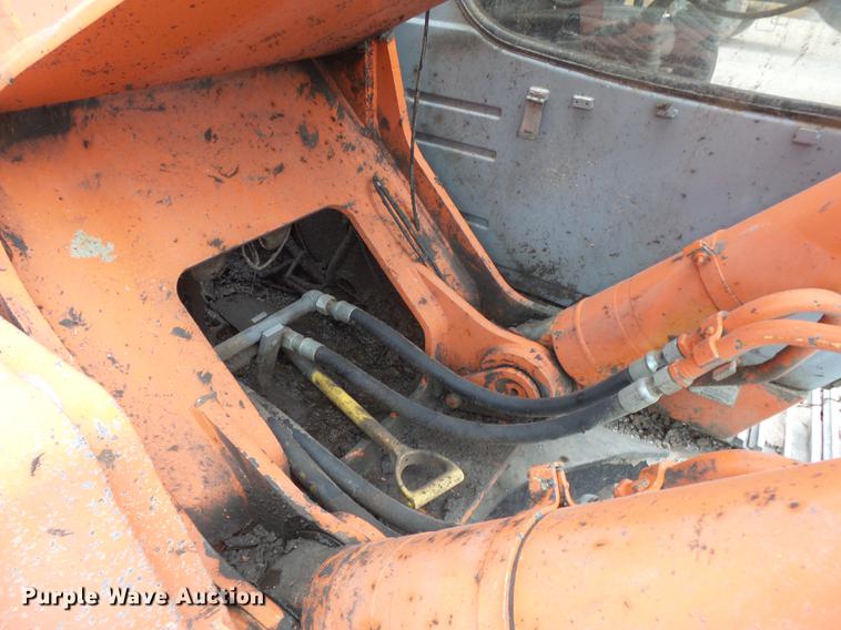 image for item DE3684 2000 Hitachi EX330LC excavator
