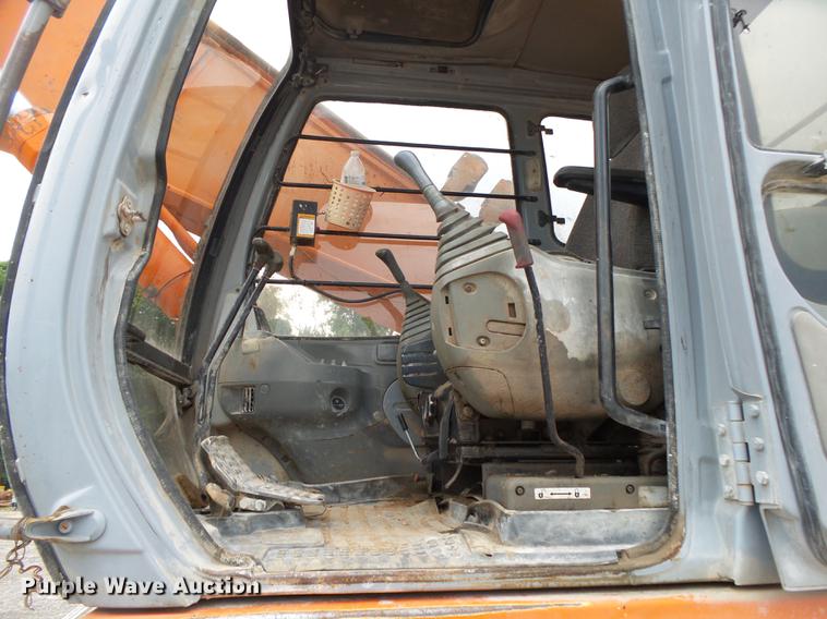 image for item DE3684 2000 Hitachi EX330LC excavator