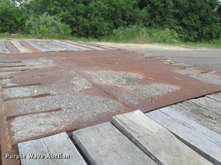 image for item DE3685 1997 Ledwell HT48102 drop deck equipment trailer