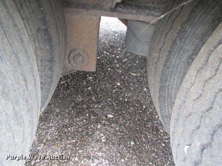 image for item DE3685 1997 Ledwell HT48102 drop deck equipment trailer