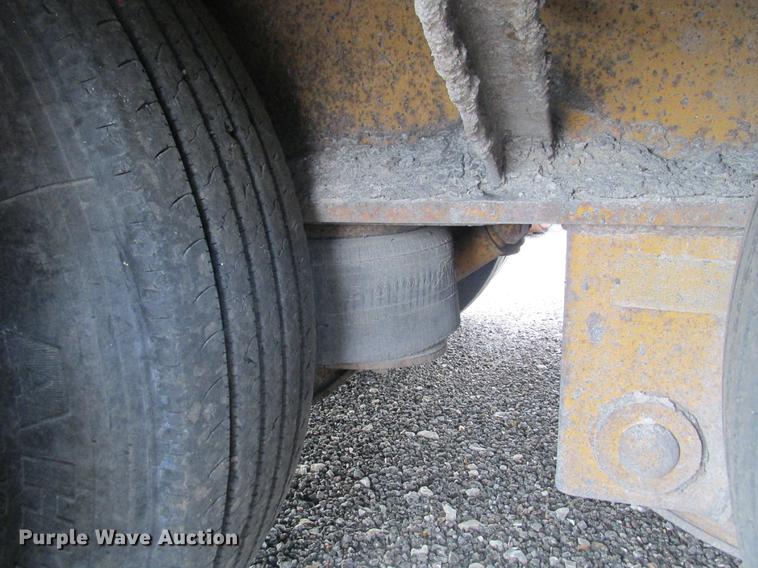 image for item DE3685 1997 Ledwell HT48102 drop deck equipment trailer