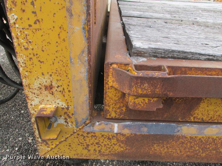 image for item DE3685 1997 Ledwell HT48102 drop deck equipment trailer