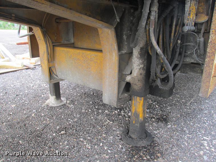 image for item DE3685 1997 Ledwell HT48102 drop deck equipment trailer
