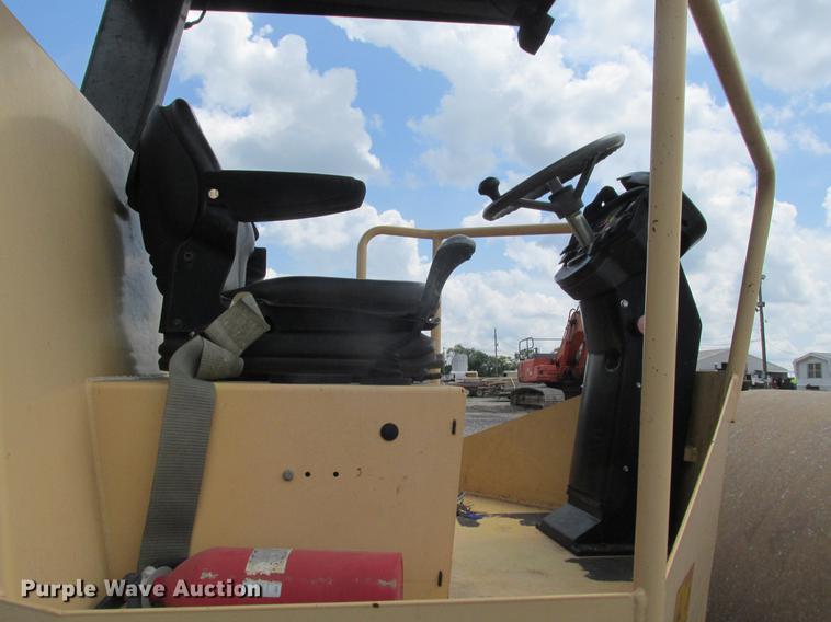 image for item DE3696 Dynapac CA260 single drum vibratory roller