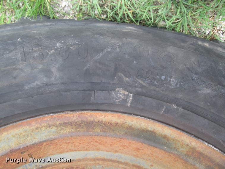 image for item DE3699 Lull 644 telehandler