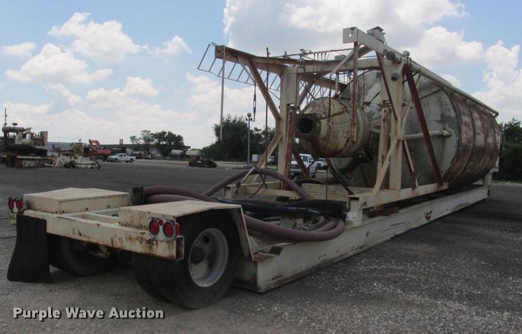 image for item DE3704 Free Flow RVF121CS self-erect silo