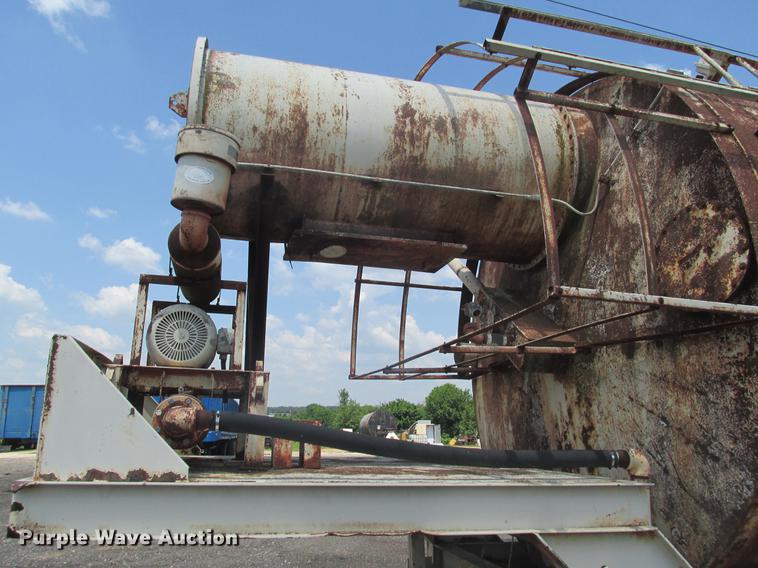 image for item DE3704 Free Flow RVF121CS self-erect silo