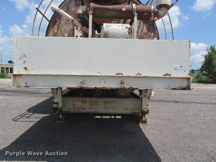 image for item DE3704 Free Flow RVF121CS self-erect silo