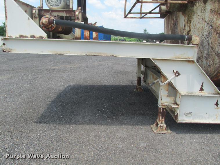 image for item DE3704 Free Flow RVF121CS self-erect silo