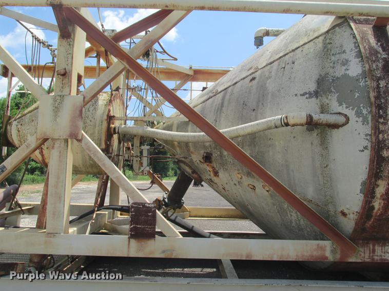 image for item DE3704 Free Flow RVF121CS self-erect silo