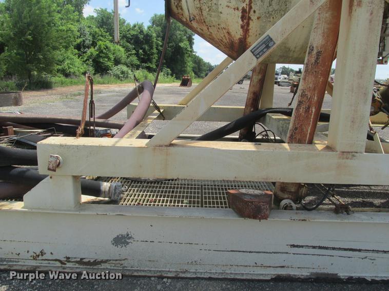 image for item DE3704 Free Flow RVF121CS self-erect silo