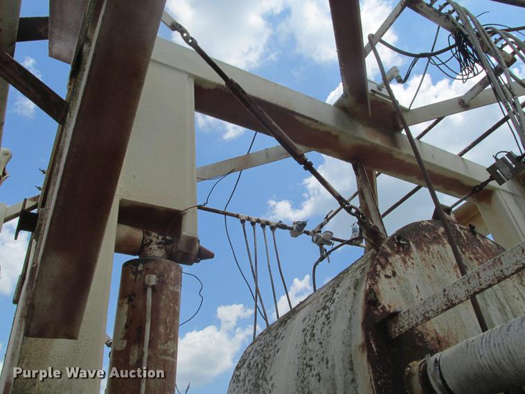 image for item DE3704 Free Flow RVF121CS self-erect silo