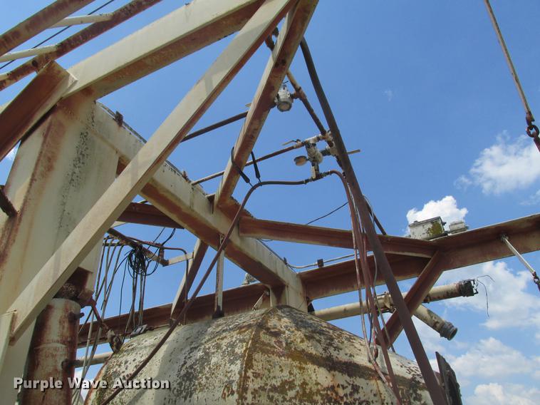 image for item DE3704 Free Flow RVF121CS self-erect silo