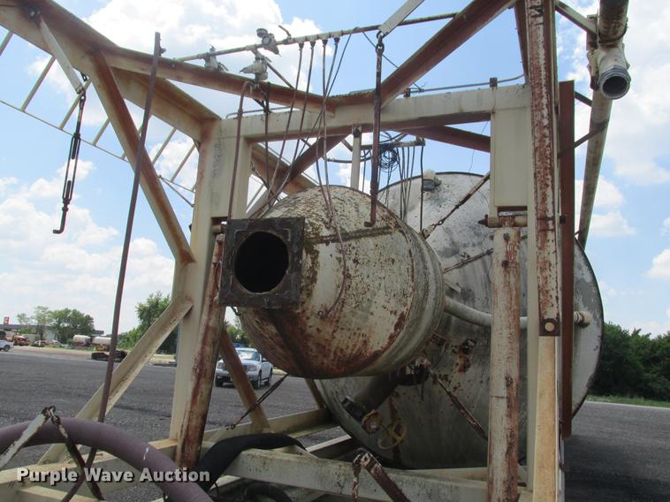 image for item DE3704 Free Flow RVF121CS self-erect silo