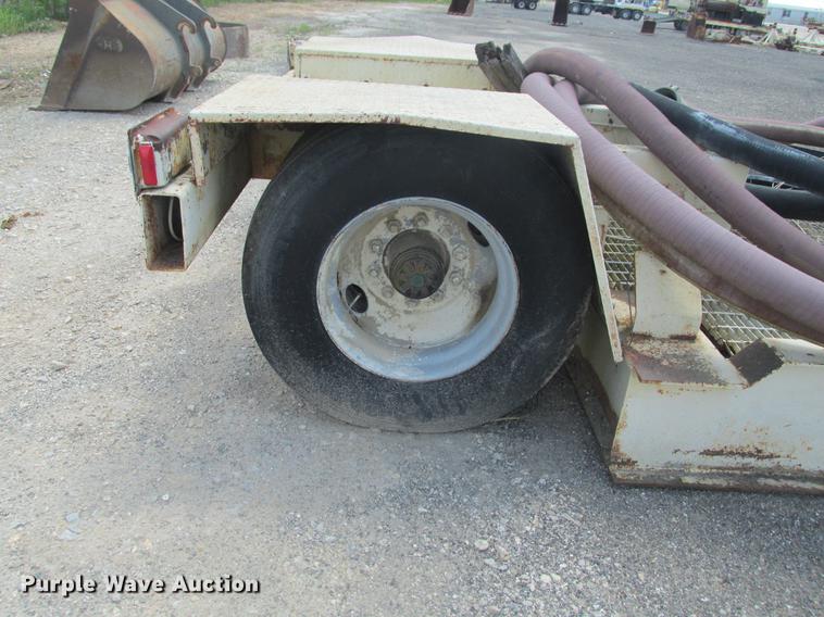 image for item DE3704 Free Flow RVF121CS self-erect silo