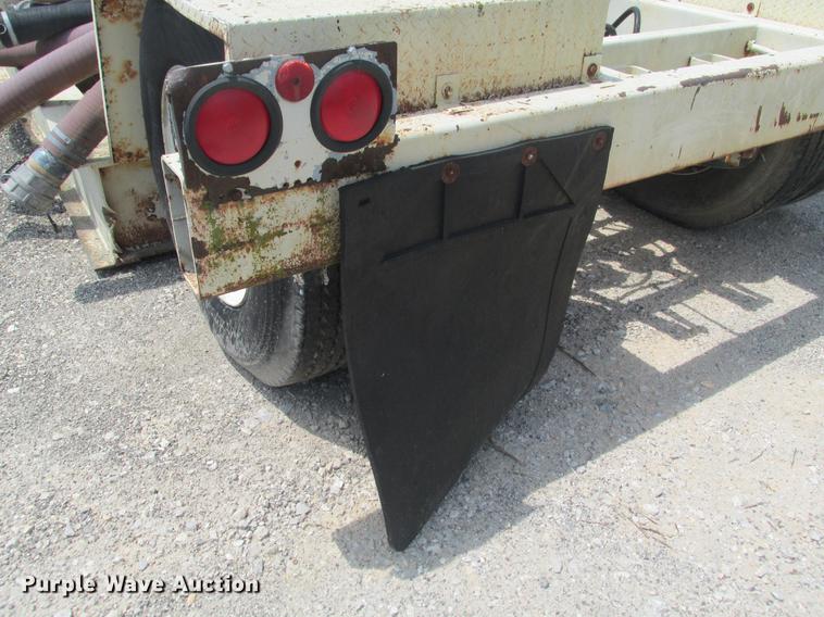 image for item DE3704 Free Flow RVF121CS self-erect silo