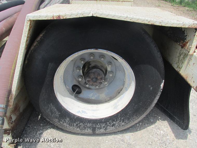 image for item DE3704 Free Flow RVF121CS self-erect silo