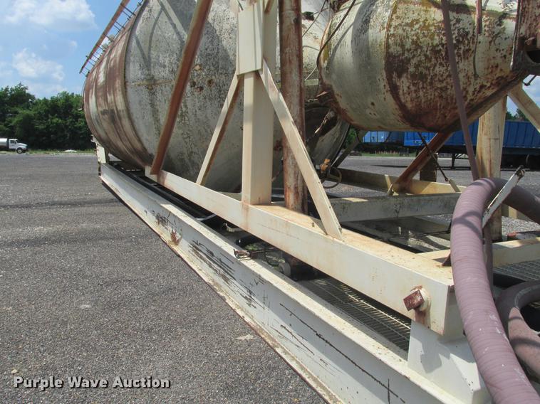 image for item DE3704 Free Flow RVF121CS self-erect silo