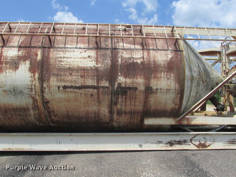 image for item DE3704 Free Flow RVF121CS self-erect silo